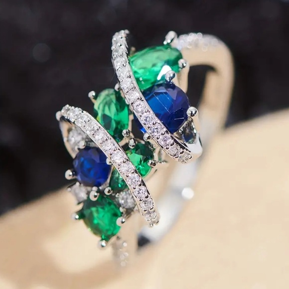 Simulated Emerald & Sapphire Ring - Picture 5 of 5